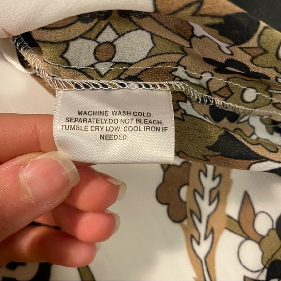 Apostrophe Baroque Print Smocked Waist Sleeveless Top - Picture 8 of 11